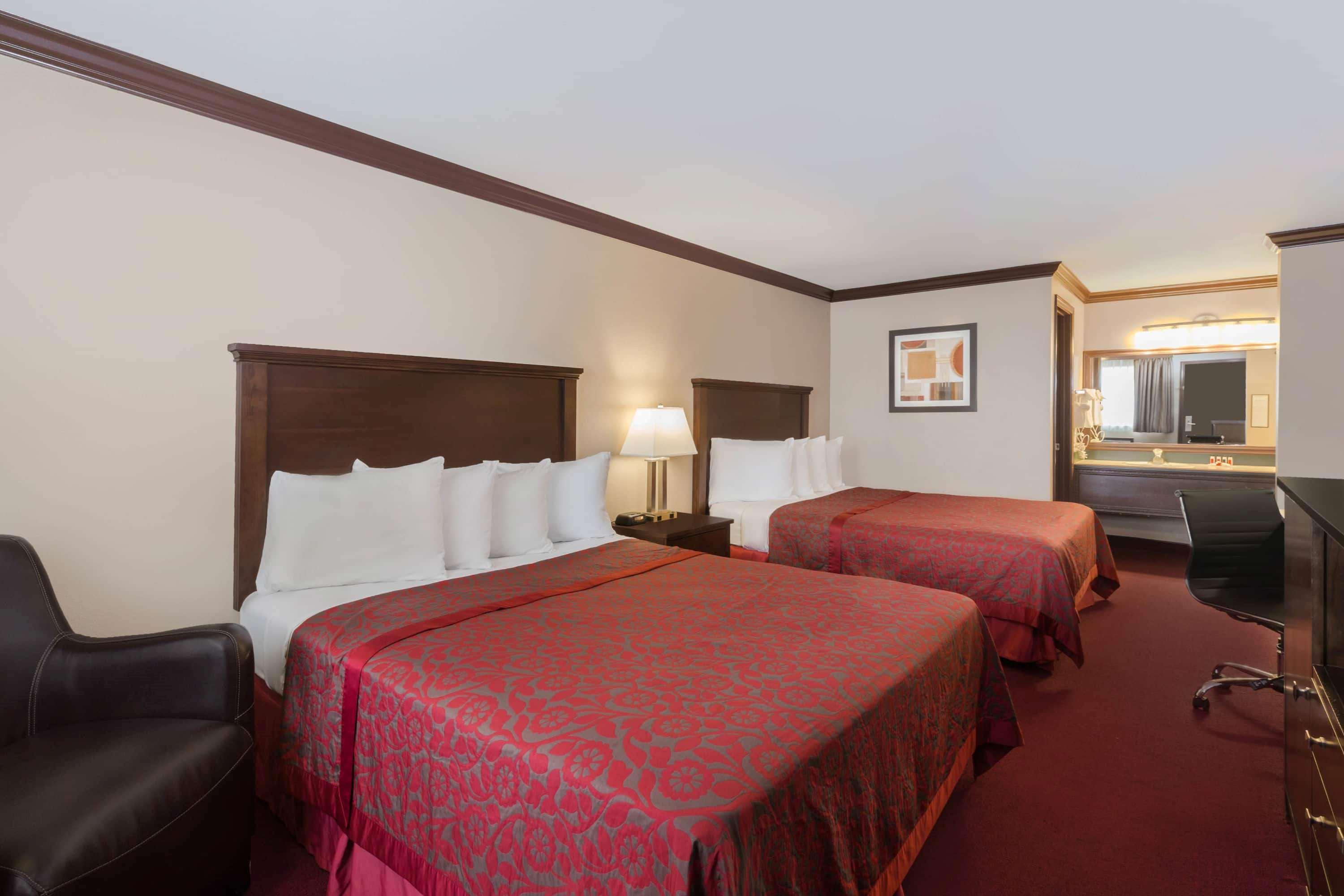 Days Inn By Wyndham Auburn Extérieur photo