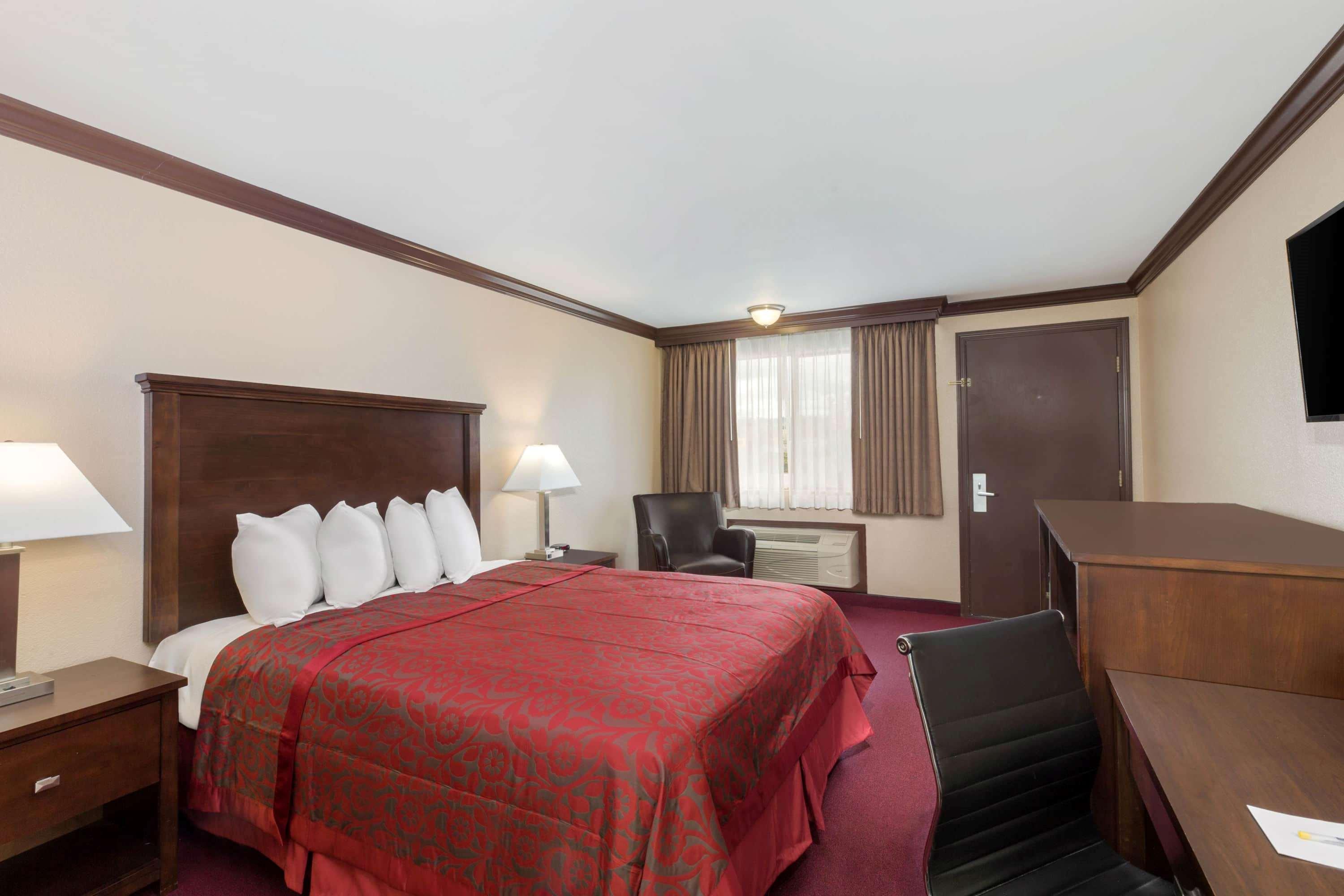 Days Inn By Wyndham Auburn Extérieur photo