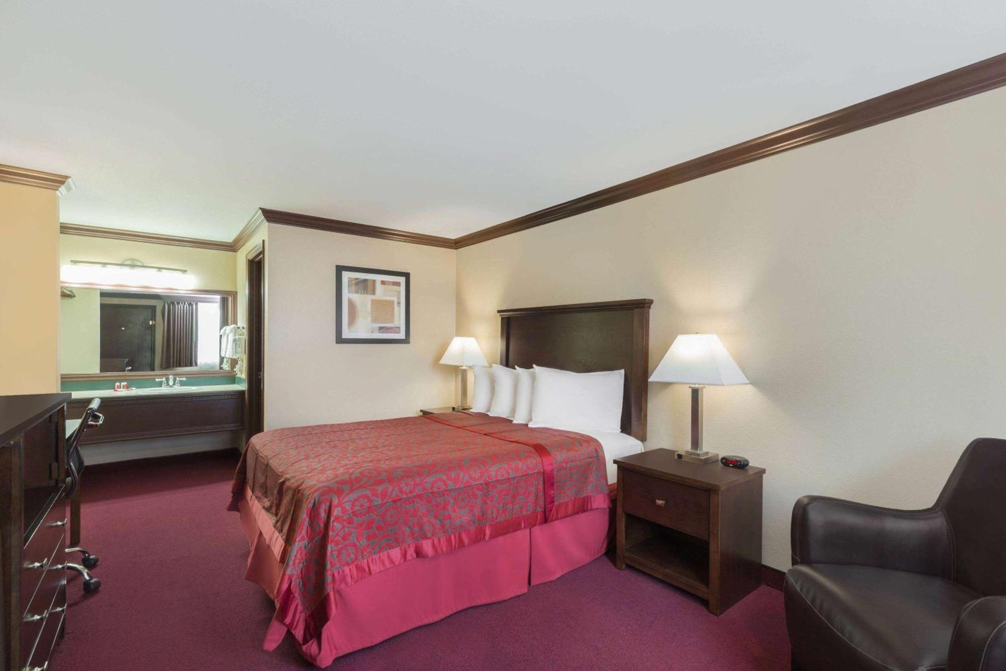 Days Inn By Wyndham Auburn Extérieur photo