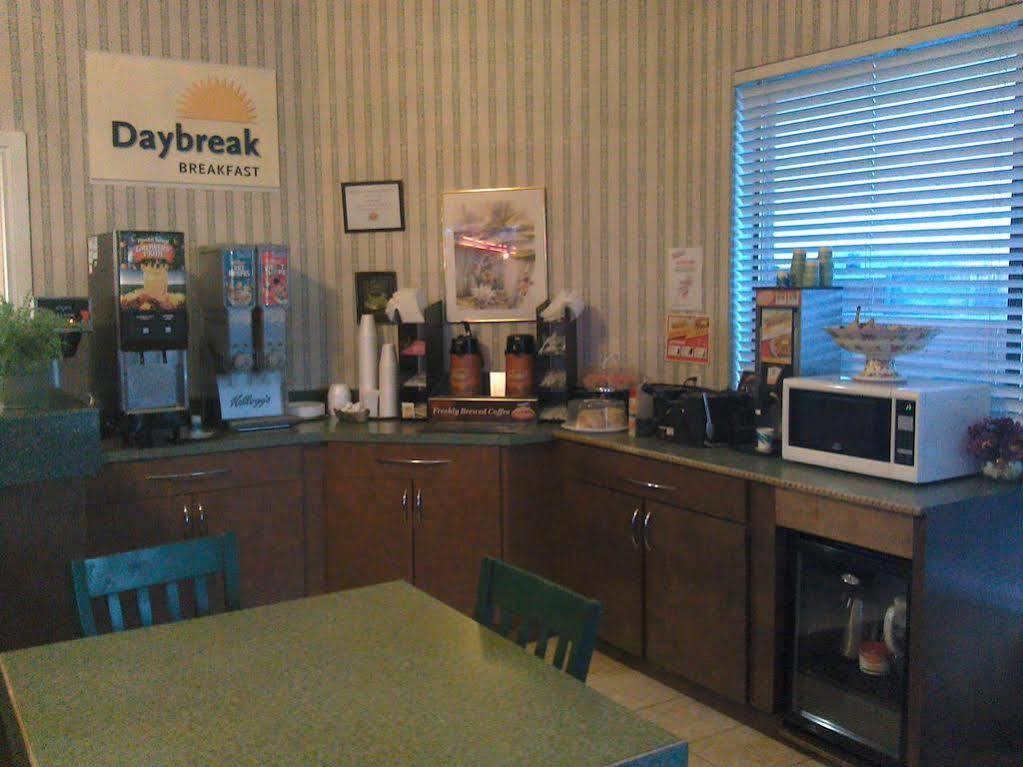 Days Inn By Wyndham Auburn Extérieur photo